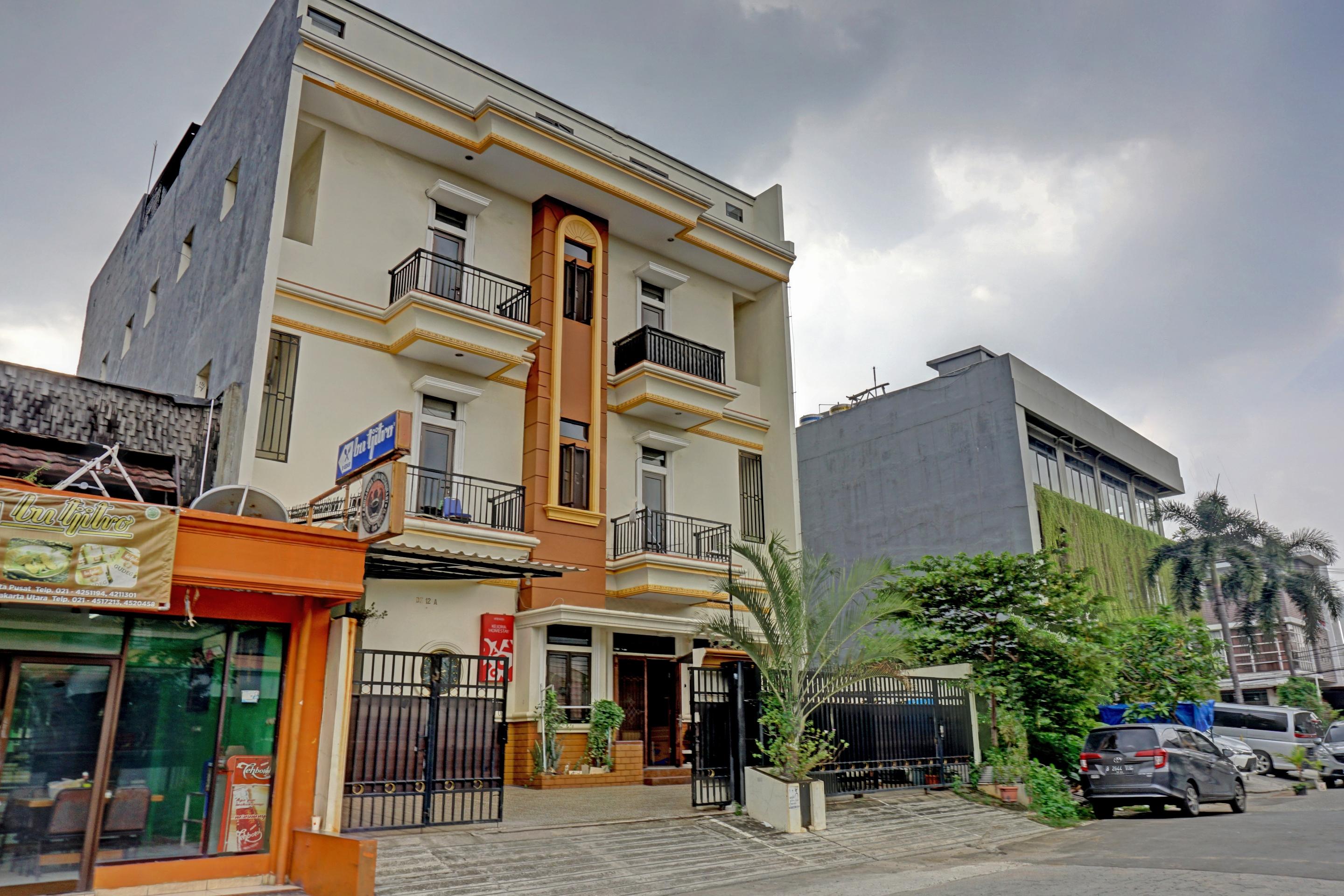 Oyo 90489 Kejora Homestay Jacarta Exterior foto